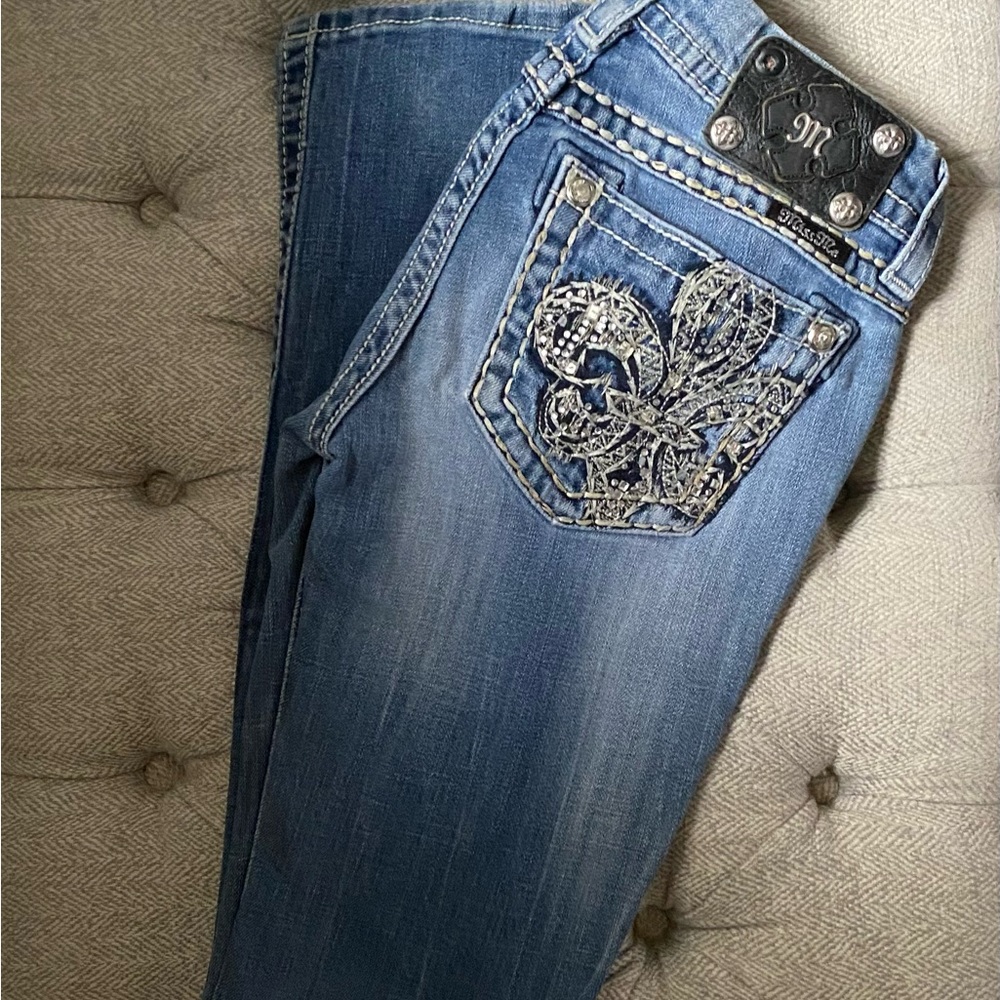 SOLD NOT AVAILABLE.. LADIES MISS ME JEANS